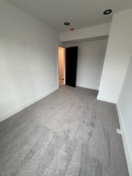 Building Photo - 710 N Luzerne Ave