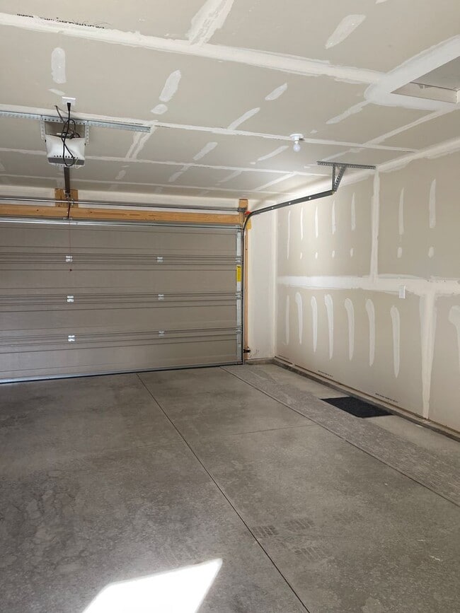 Building Photo - 3 Bedroom 2 Bath With a 2 car garage