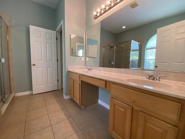 Building Photo - 9376 Ravens Willow Dr
