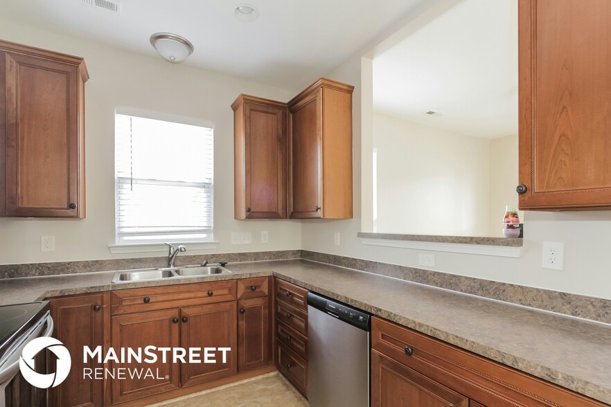 Building Photo - 4104 Vance Rd N