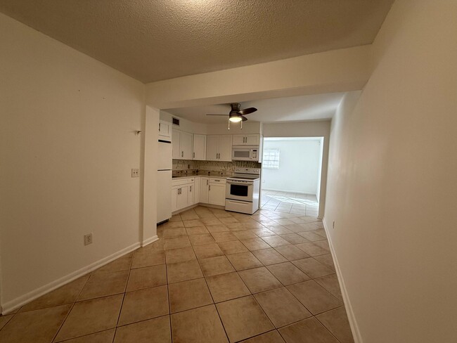 Building Photo - 4715 Weymouth St