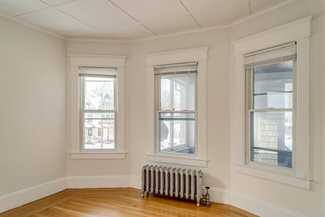 Building Photo - 31 Firglade Ave