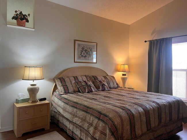 Building Photo - NEWLY LISTED 2BD/2BA/2CG Villa