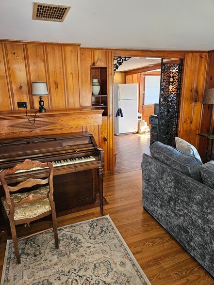 warm and healing - 66 Long Pond Rd S