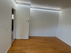 Building Photo - 665 S Lk St