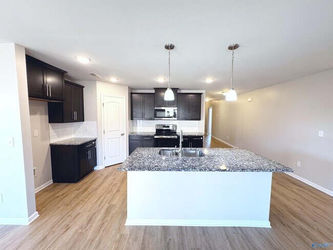 Building Photo - 121 Daymark Dr