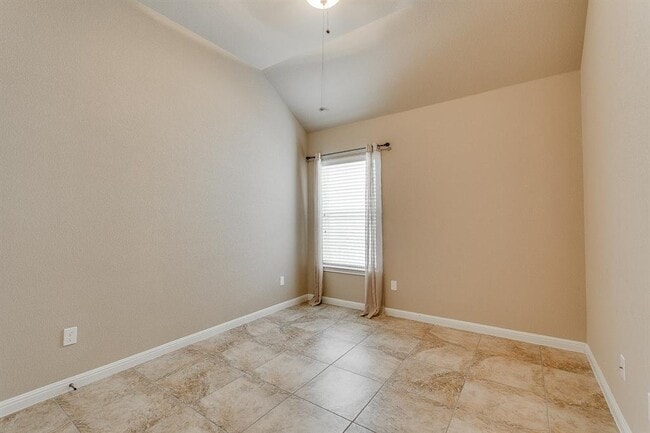 Building Photo - 609 Walsh Hill Trail