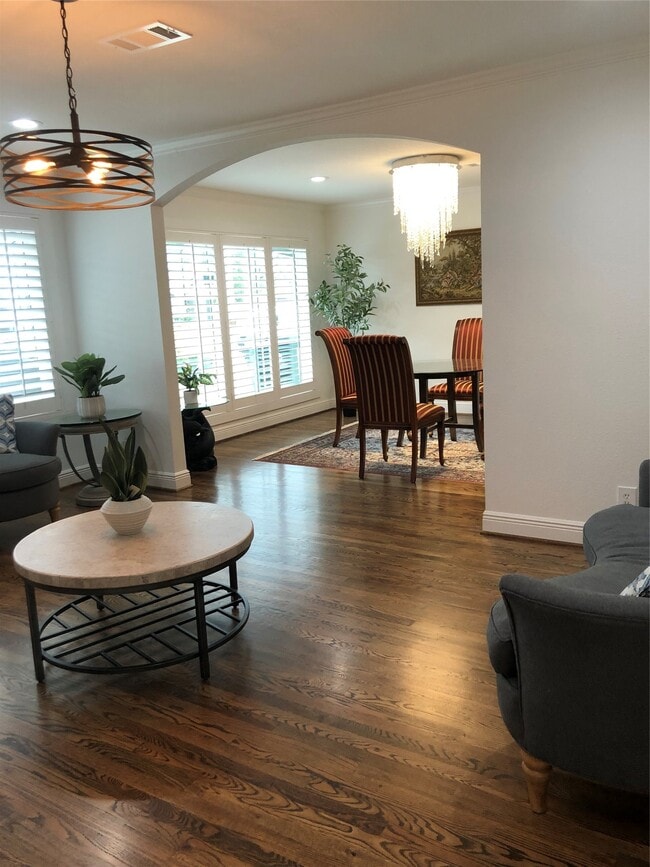 Building Photo - 1346 Chantilly Ln