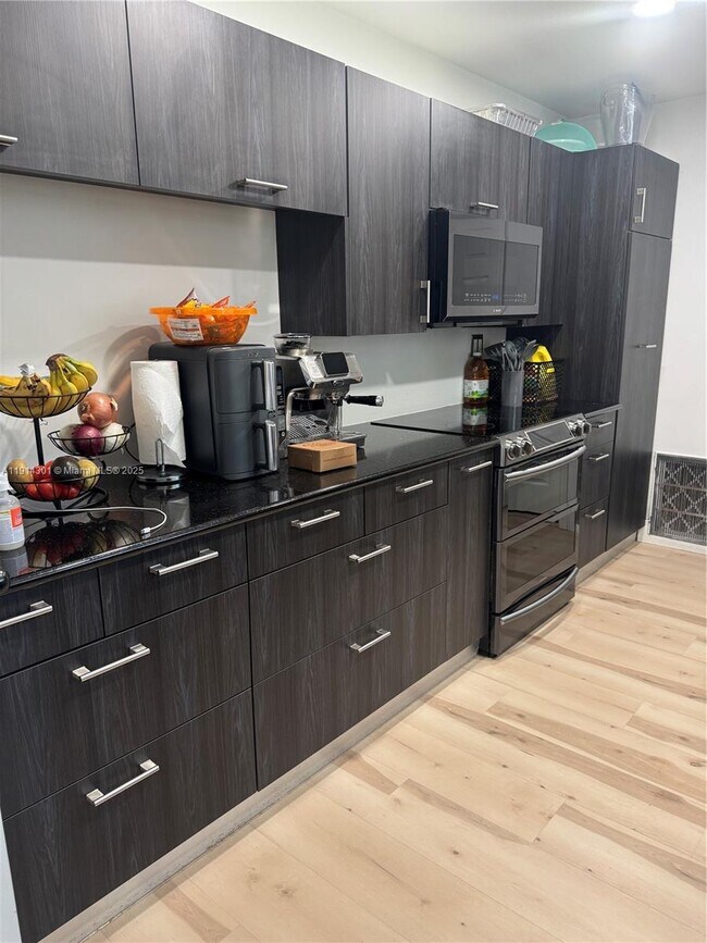 Building Photo - 3807 Hayes St