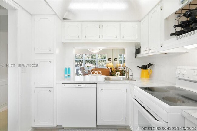 Building Photo - 1501 S Ocean Blvd