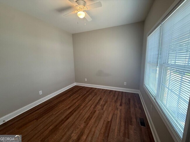 Building Photo - 618 Liberty Pk Dr