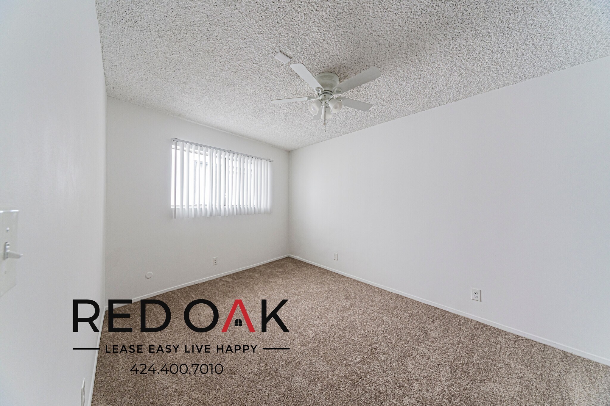 Building Photo - 15000 Moorpark St