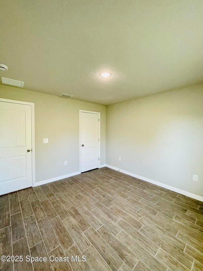 Building Photo - 1101 San Filippo Dr SE