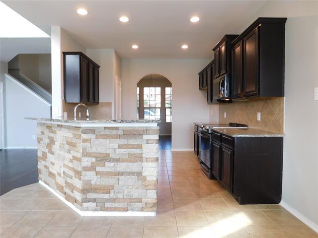 Building Photo - 14904 Riverside Dr