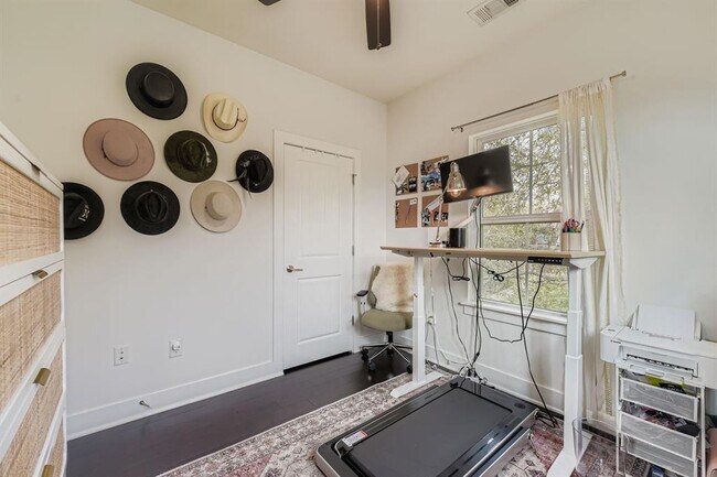 Building Photo - 1213 Eleanor St