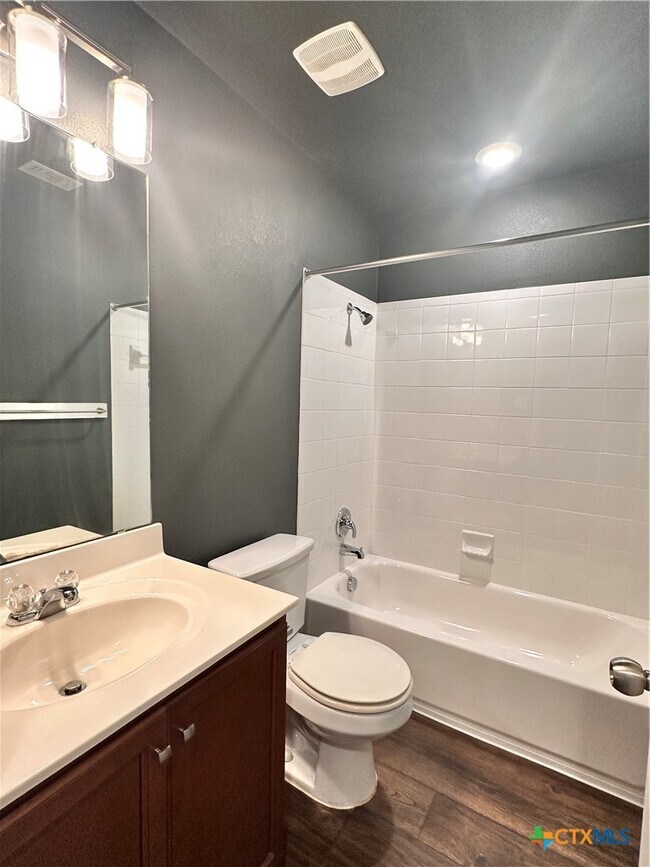 Building Photo - 417 Capistrano Dr