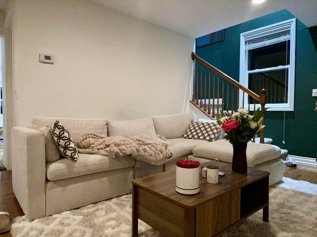 Building Photo - 5015 N Territorial Rd