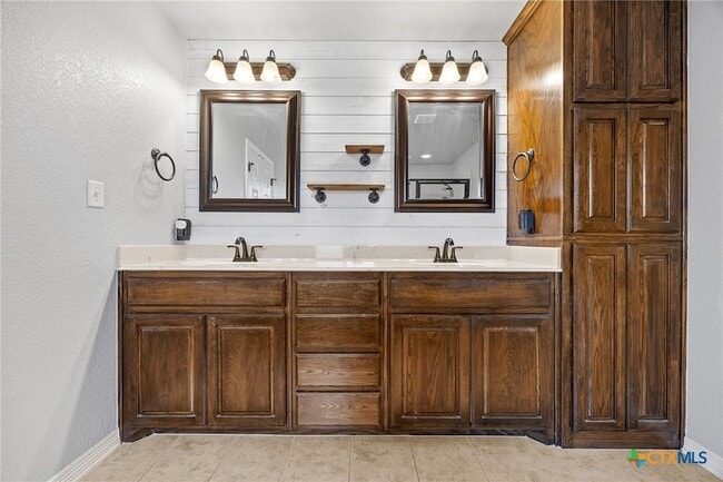 Building Photo - 1704 Dawson Spur