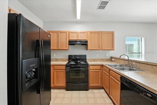 Building Photo - 2211 Trillium Park Ln