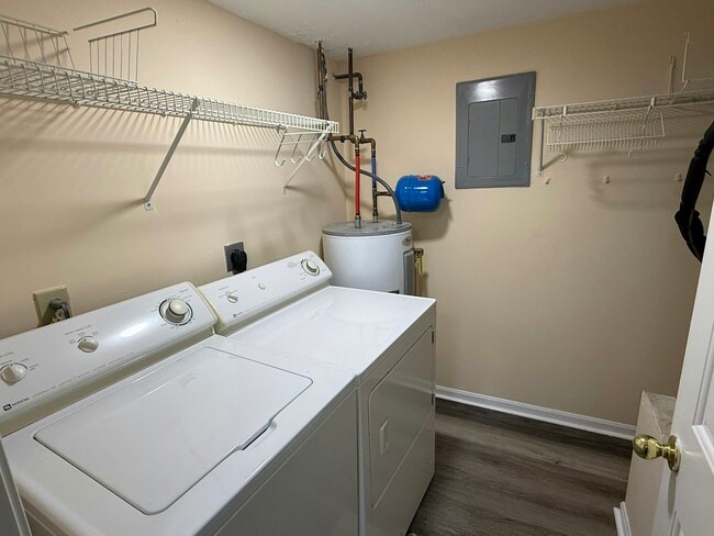 Building Photo - 10136 Carnation Ct