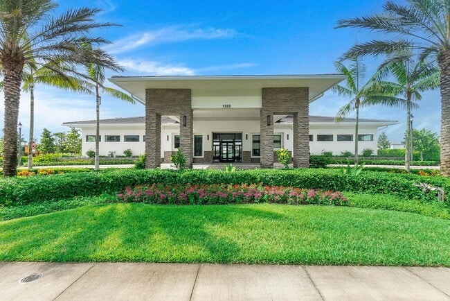 Building Photo - 1304 Whitcombe Dr