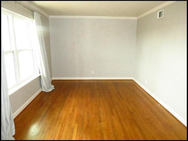 Building Photo - 101 White Oak Ln