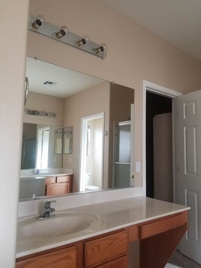 Building Photo - Welcome to your spacious 4-bedroom home— i...