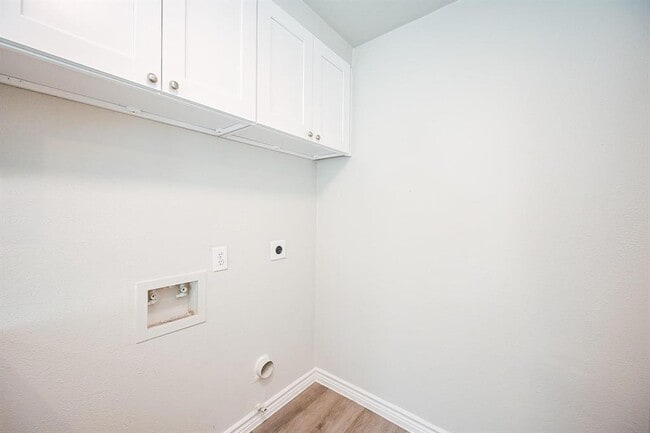 Building Photo - 6514 Kentwick Dr