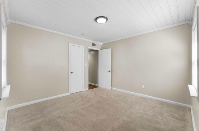 Building Photo - Charming 3-Bedroom Home in Pensacola!