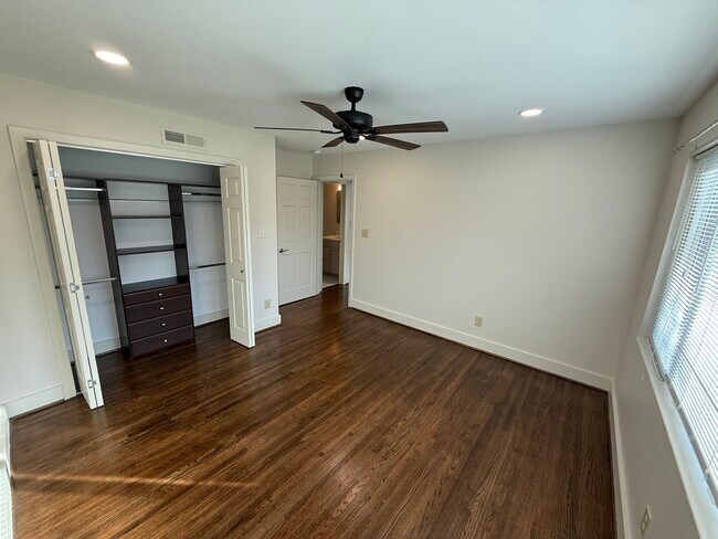 Bedroom - 1865 Montclaire Ln