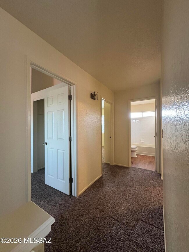 Building Photo - 5200 W Wood Owl Dr
