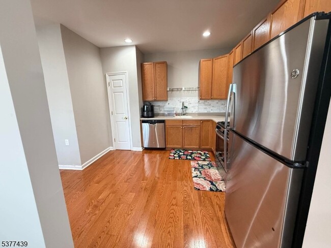 Building Photo - 155 Conover Terrace