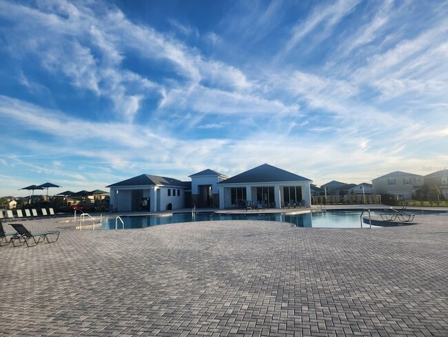 Building Photo - 1622 Reservoir Pl