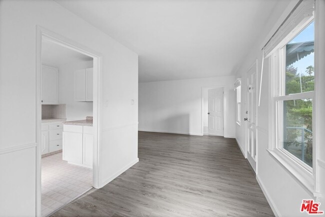 Building Photo - 3493 Meier St