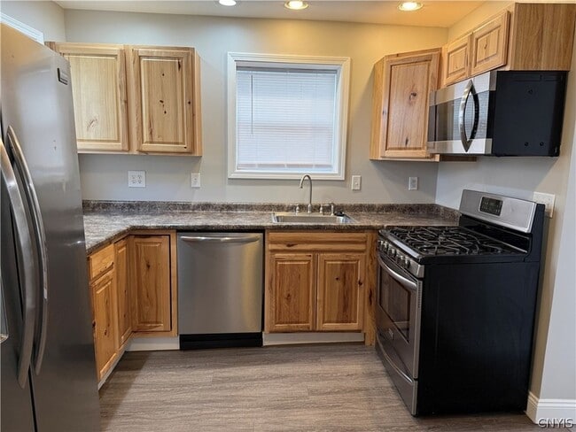 Building Photo - 215 E Hoard St