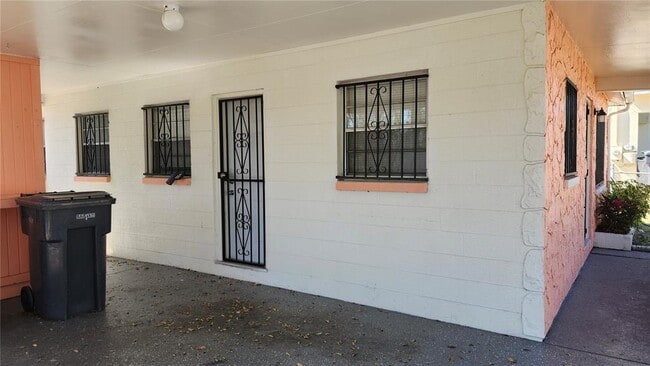 Building Photo - 1909 May St