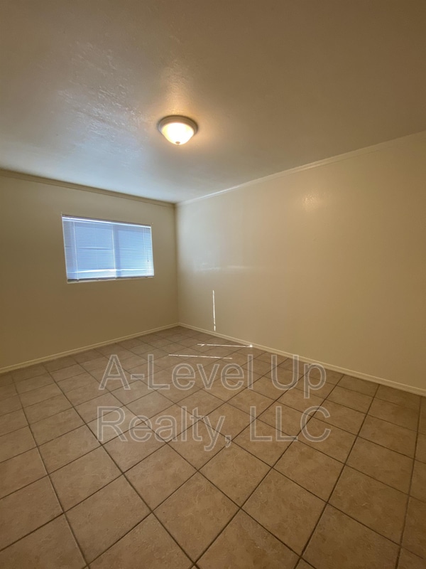 Building Photo - 2705 S Monterey Vista