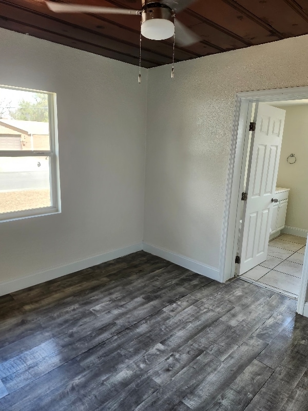 Building Photo - 1335 E Bay St