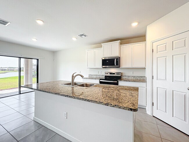 Building Photo - 870 Remington Green Dr SE