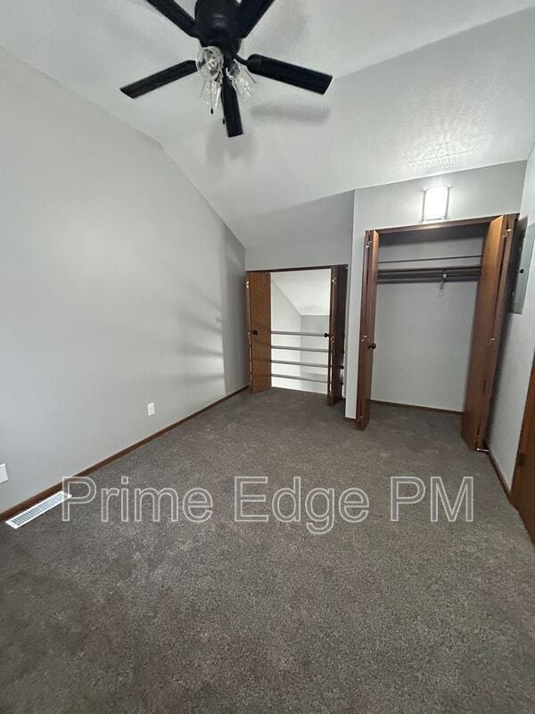Building Photo - 1701 Ridgehaven Ct