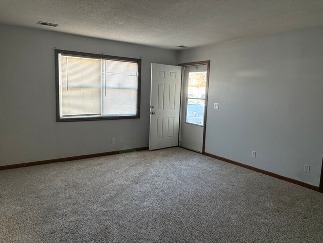 Building Photo - 103 E Brasfield St