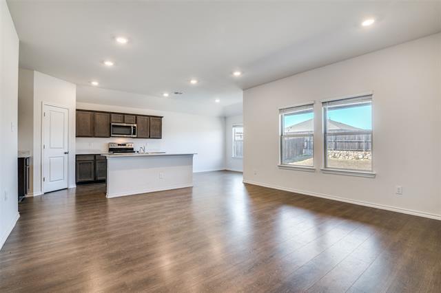 Building Photo - 611 Chuck Wagon Dr