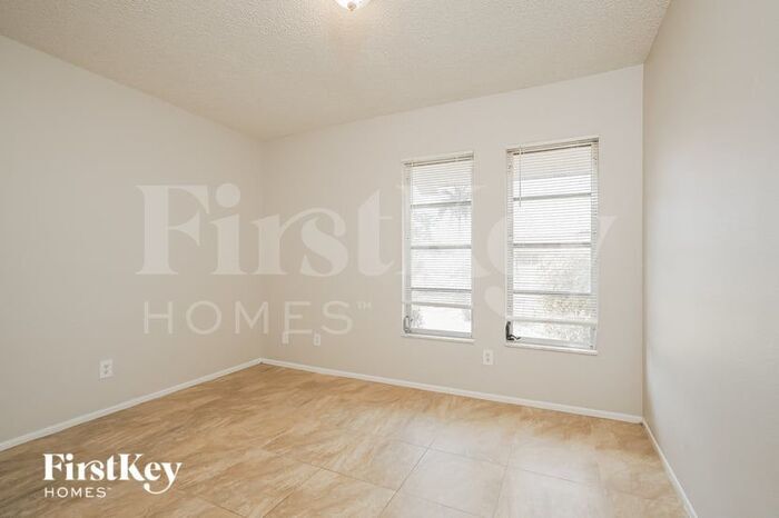 Building Photo - 1313 SE 25th Ln
