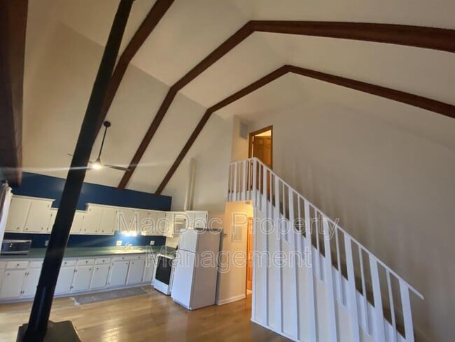 Building Photo - 549 Harrison Cir
