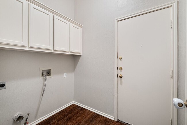 Building Photo - Dream Home Alert in Pflugerville