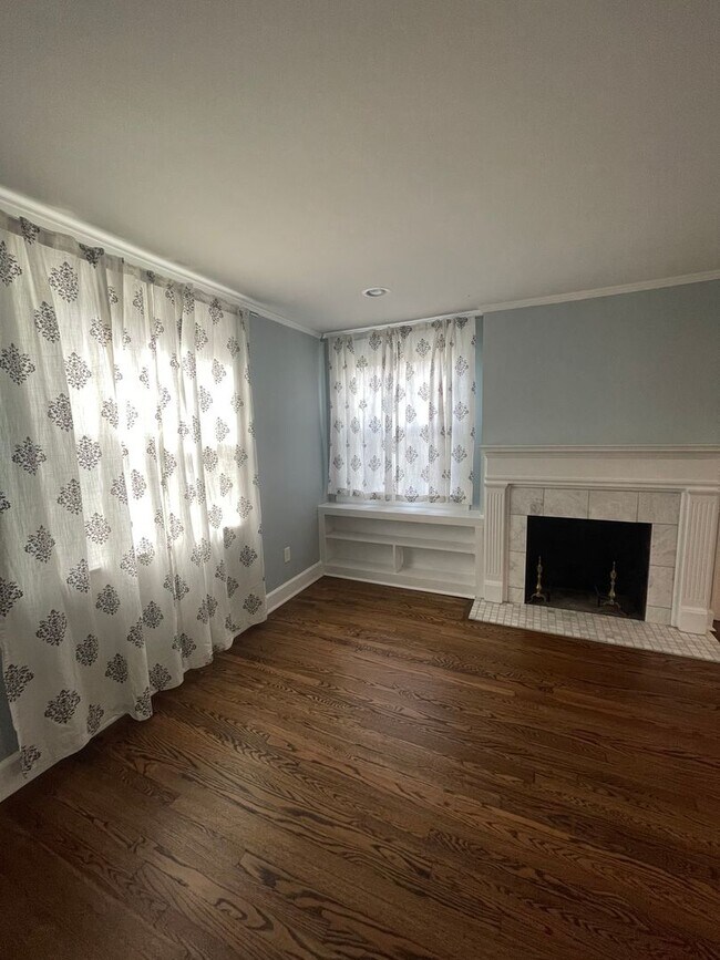 Building Photo - East Nashville!