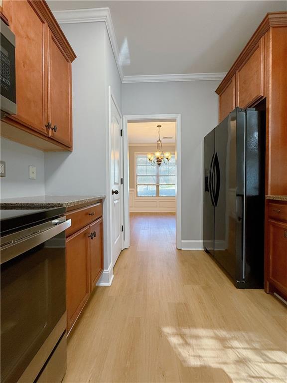 Building Photo - 636 Royal Crest Ct