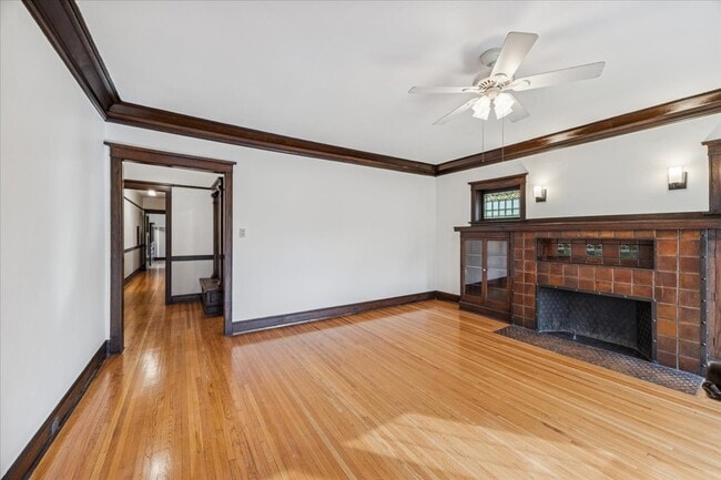 Building Photo - 5902 W Midway Park