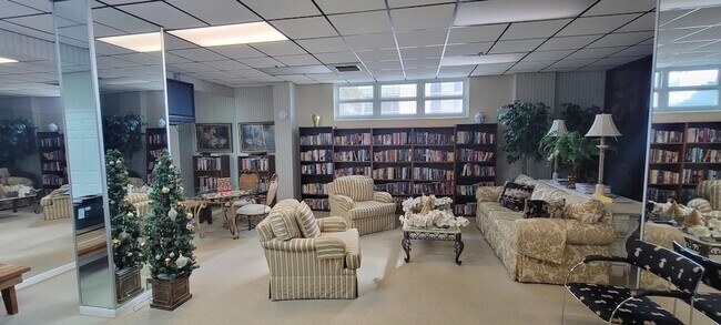 Building Photo - 5440 N Ocean Dr