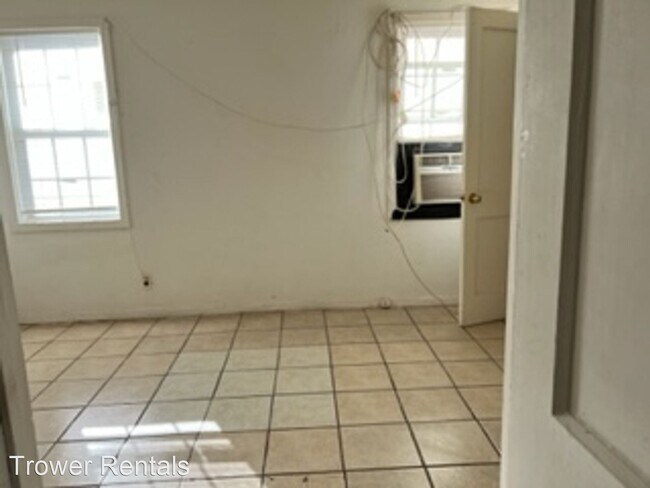 Building Photo - 1 br, 1 bath House - 306 E 31st